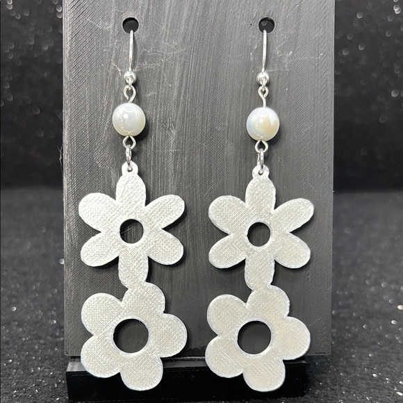 White Floral Drop Earrings - Picture 1 of 4